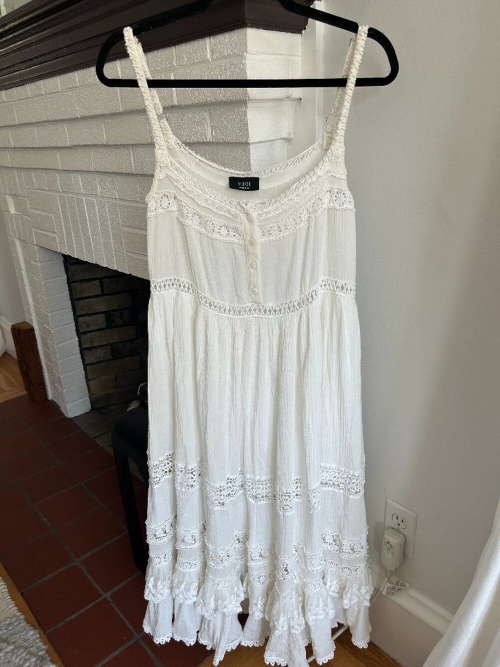 Vici White Tiered Summer Dress Size M